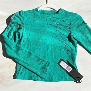 Noli Long Sleeve Panthers Top! (NWT)